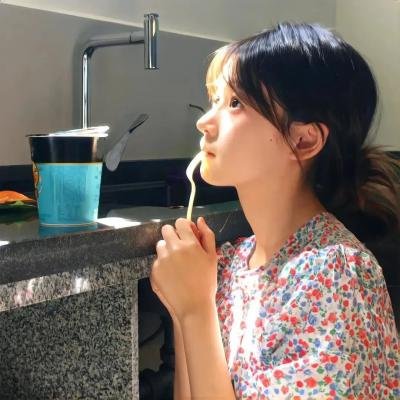 楼下的女人和楼上的男人